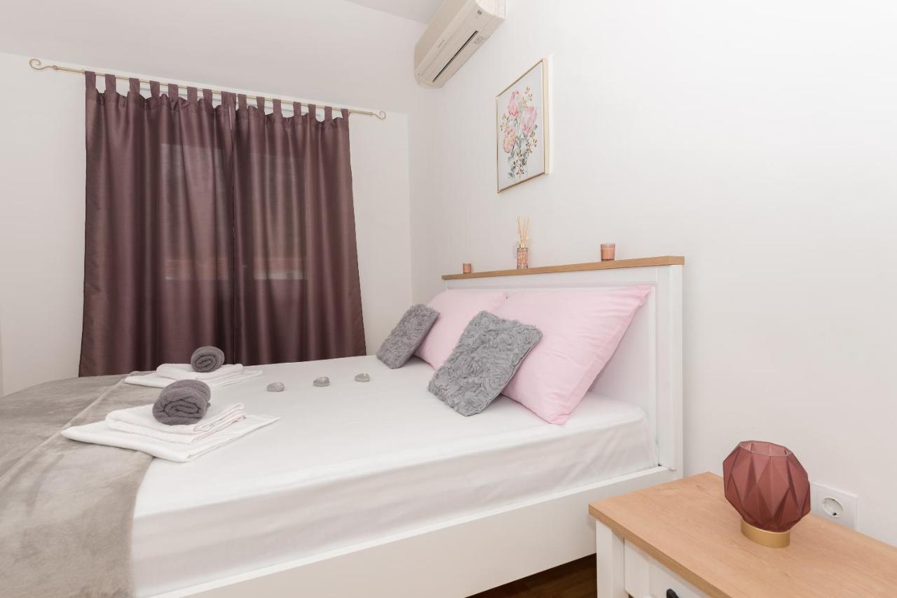 Deluxe 3 Bedroom Apartment With Sea View Baška Voda Exterior foto